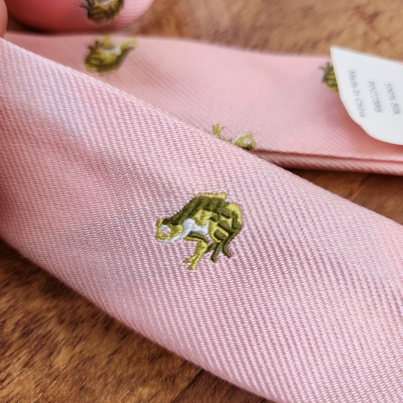 J. CREW Pink Embroidered Frog Novelty Print 100% Silk Belt S/M - Picture 4 of 4